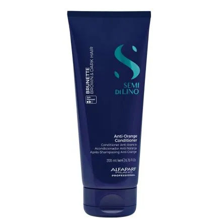 Buy Alfaparf Semi Di Lino Brunette Anti-Orange Conditioner at Beauty Savers to neutralise orange tones, nourish your hair, & boost shine for vibrant brunette locks!