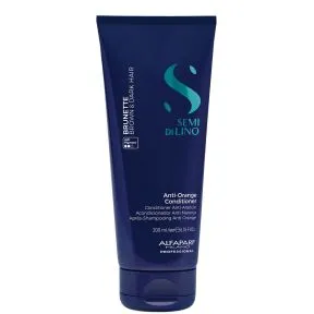 Buy Alfaparf Semi Di Lino Brunette Anti-Orange Conditioner at Beauty Savers to neutralise orange tones, nourish your hair, & boost shine for vibrant brunette locks!